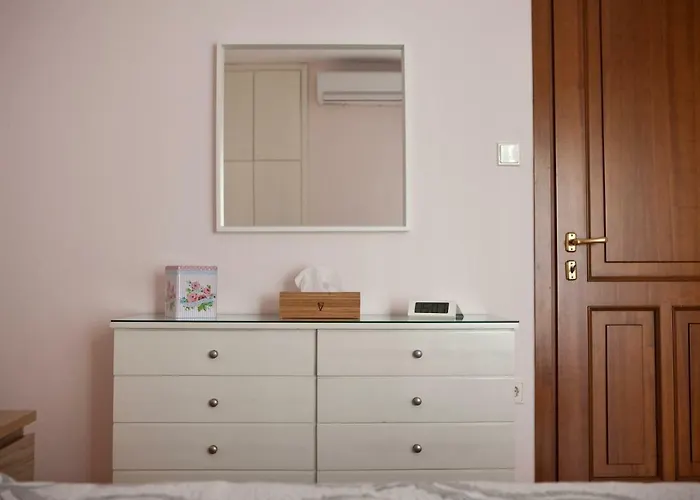New Stylish And Cozy House Near Metro Station