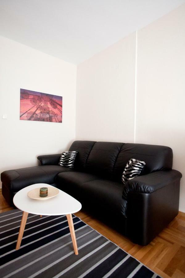 New Stylish And Cozy House Near Metro Station Apartment
