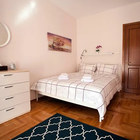 New Stylish And Cozy House Near Metro Station Apartment Thessaloniki Exterior photo
